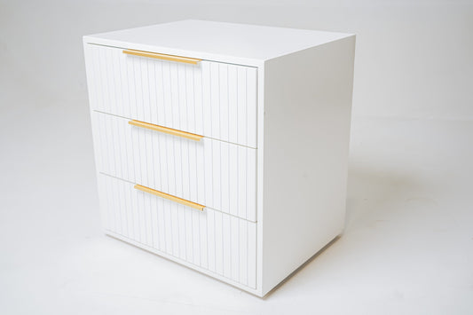 PedastalsEnhance your bedroom with these glossy wood pedestals. Made from premium materials, these bedside tables provide a touch of elegance and sophistication to your spaceLuxe Living Interiors3-drawer Pedastal * 1 - White & Gold