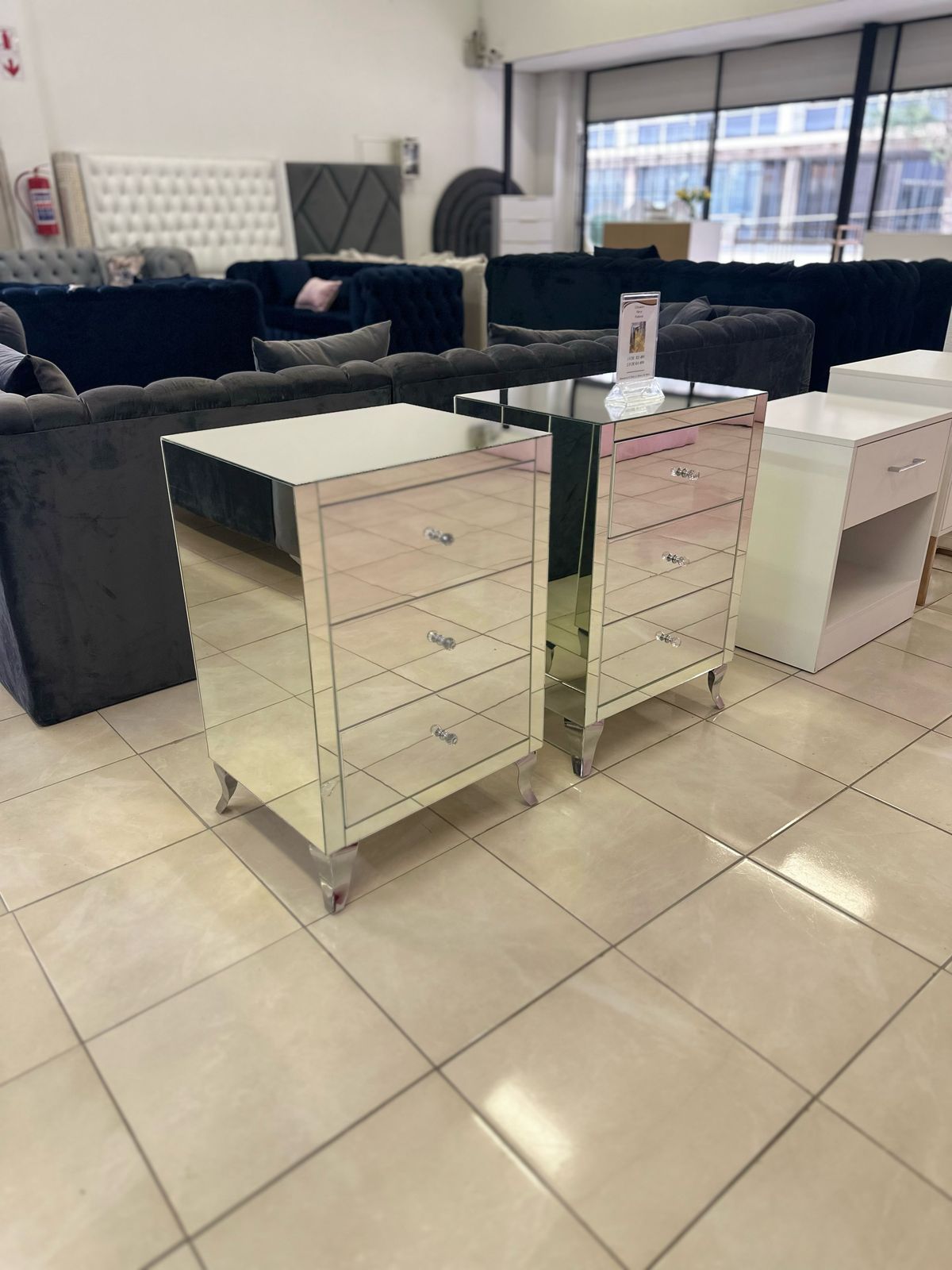 3 Drawers Mirror Pedestal