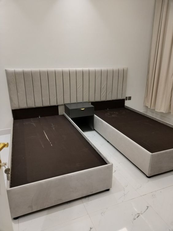 Headboard and Bed FramePaneled Normal Size Headboard + Bed frame
Upgrade your bedroom with our Luxe Paneled Full Headboard and Bed frame in luxurious velvet. The perfect combination of soLuxe Living InteriorsSingles Twin Sleigh Bed - Velvet